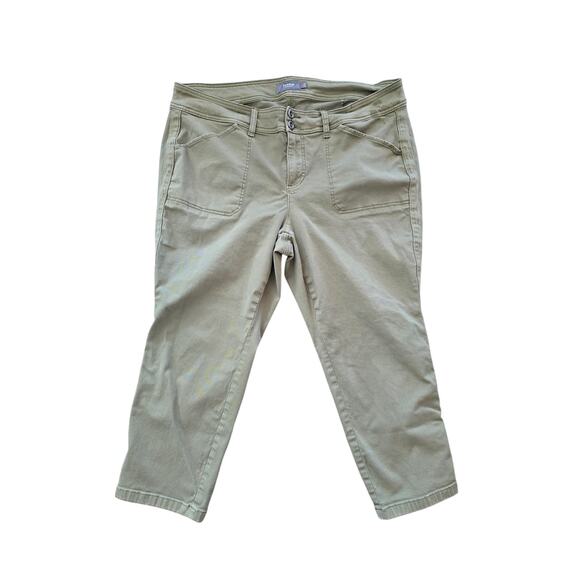 torrid Pants - Torrid Olive Green Stretch Capri Pants Women’s Plus Size 20 Utility Crop Comfort